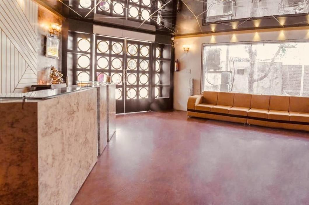 Hotel K3 Club Residency à Jhānsi Extérieur photo