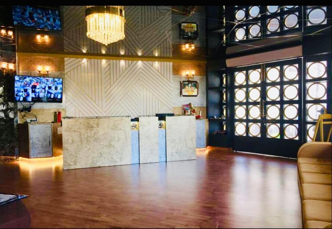 Hotel K3 Club Residency à Jhānsi Extérieur photo